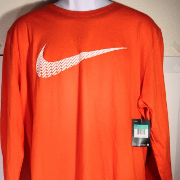 Nike Other - Nike T Shirt Men's XL Athletic Cut - L/S NWT